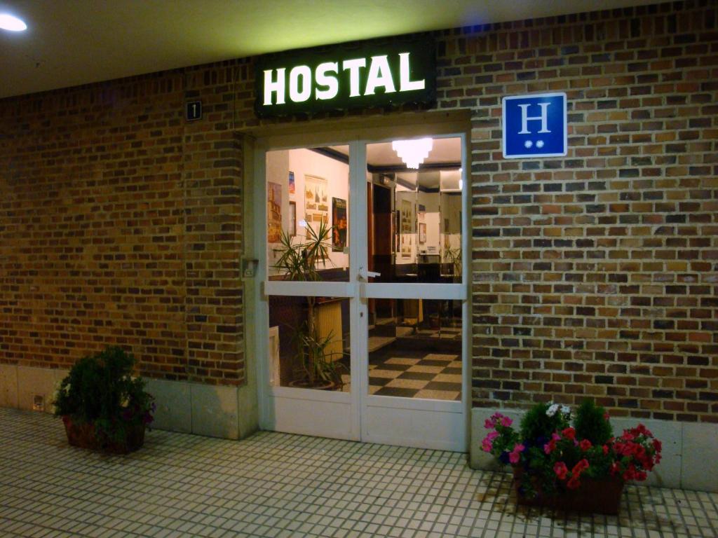 Hostal Boal La Lastrilla Bagian luar foto